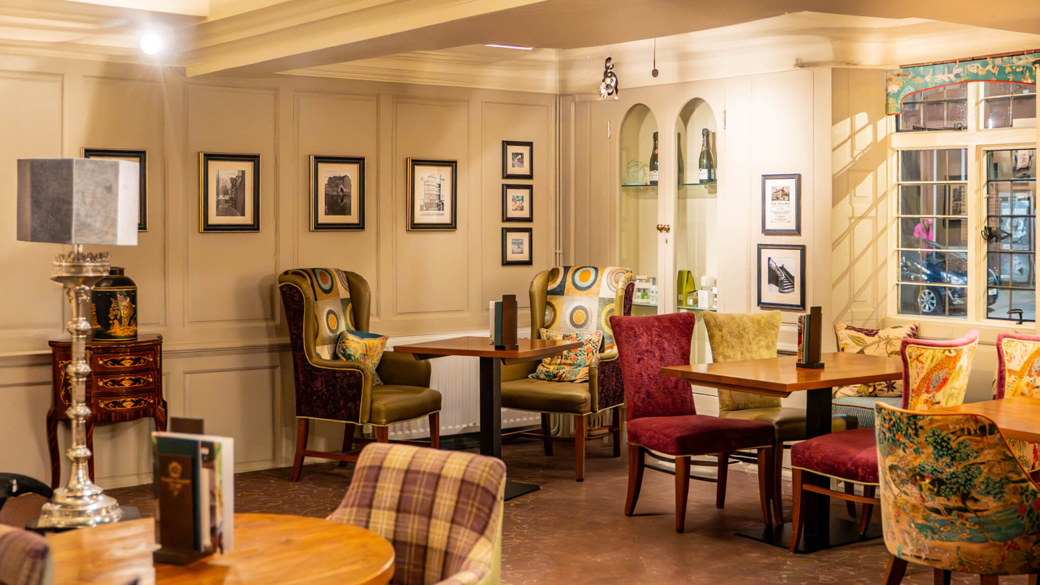 Tudor House Hotel Tewkesbury Dining in the Restaurant scaled